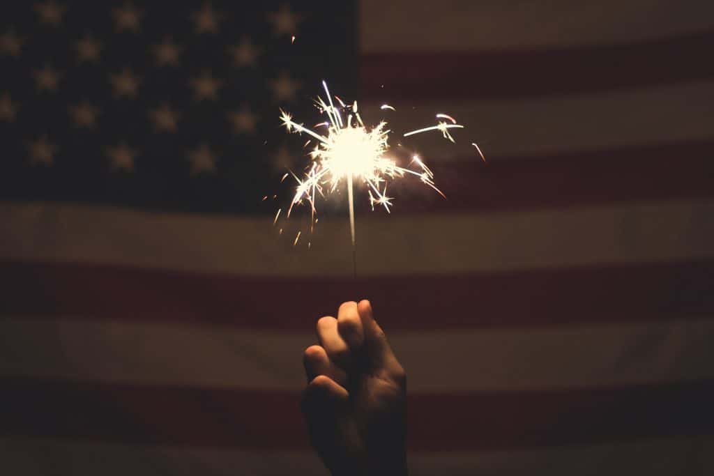 hand light night sparkler celebration reflection 718724 pxhere.com